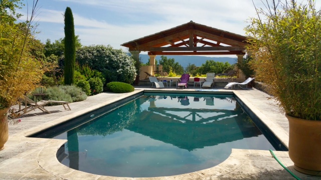 RÉNOVATION PISCINE POLYESTER AVEC GEL COAT AQUABRIGHT À GORDES - POOL REVET